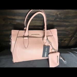 Blush Steve Madden Bvol